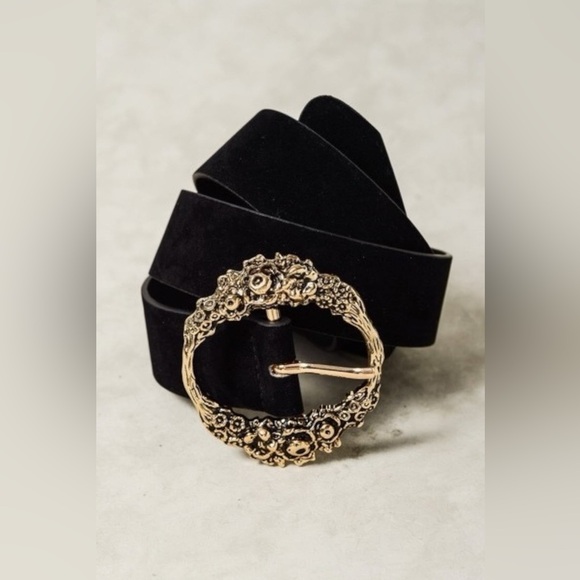 Mandalay and Company Accessories - Black Floral Luxe Etched Blossom Buckle Belt
